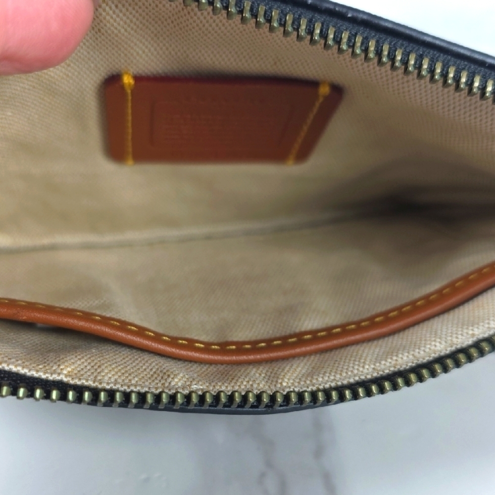 COACH 1941 CAR COUPE BLACK SEQUINS TURNLOCK WRISTLET 21‎ WALLET LTD EDITION - Picture 12 of 16